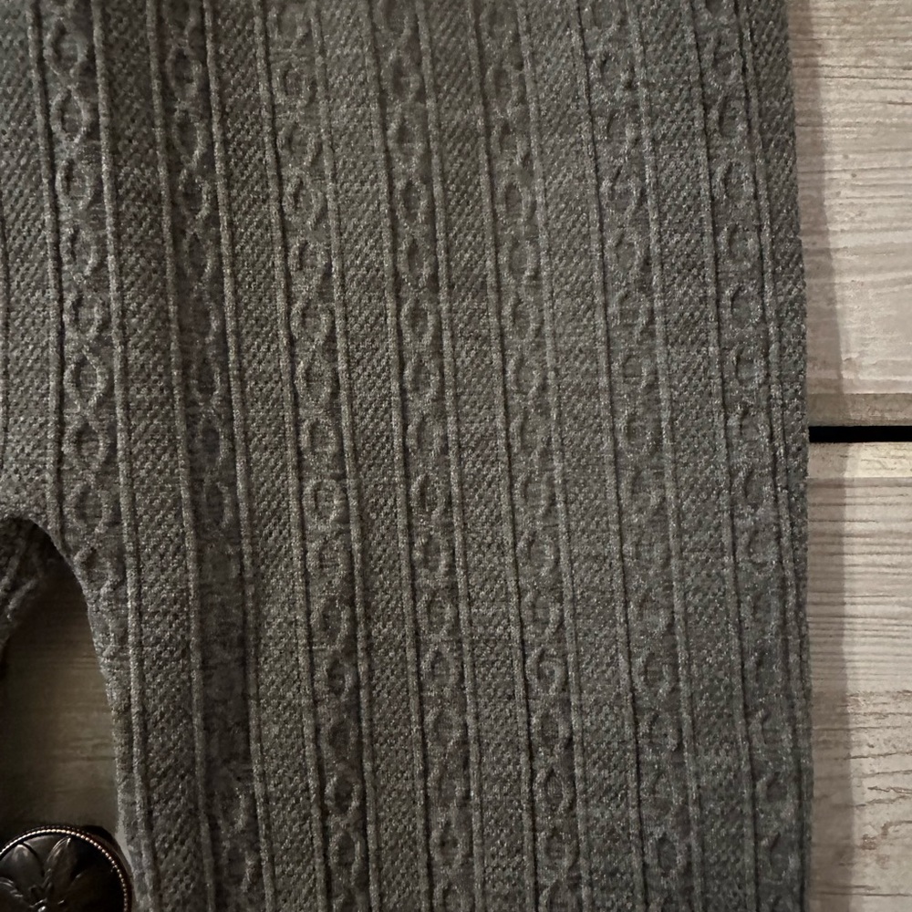 Gray Cable Knit Leggings - Picture 3 of 5